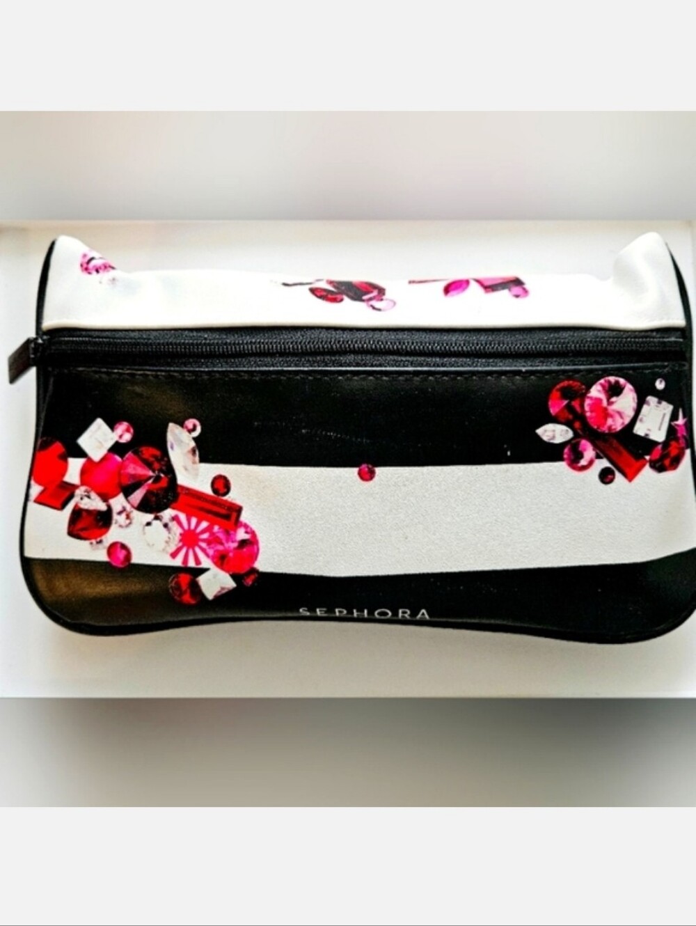 NWT SEPHORA WHITE/BLACK STRIPED VINYL ZIPPER POUCH FAUX DIAMONDS & RUBIES DESIGN